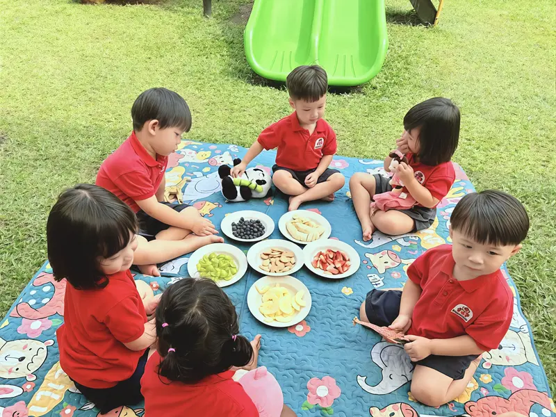 Bilingual early education research benefits Mandarin English preschool at MapleBear Jurong West Singapore