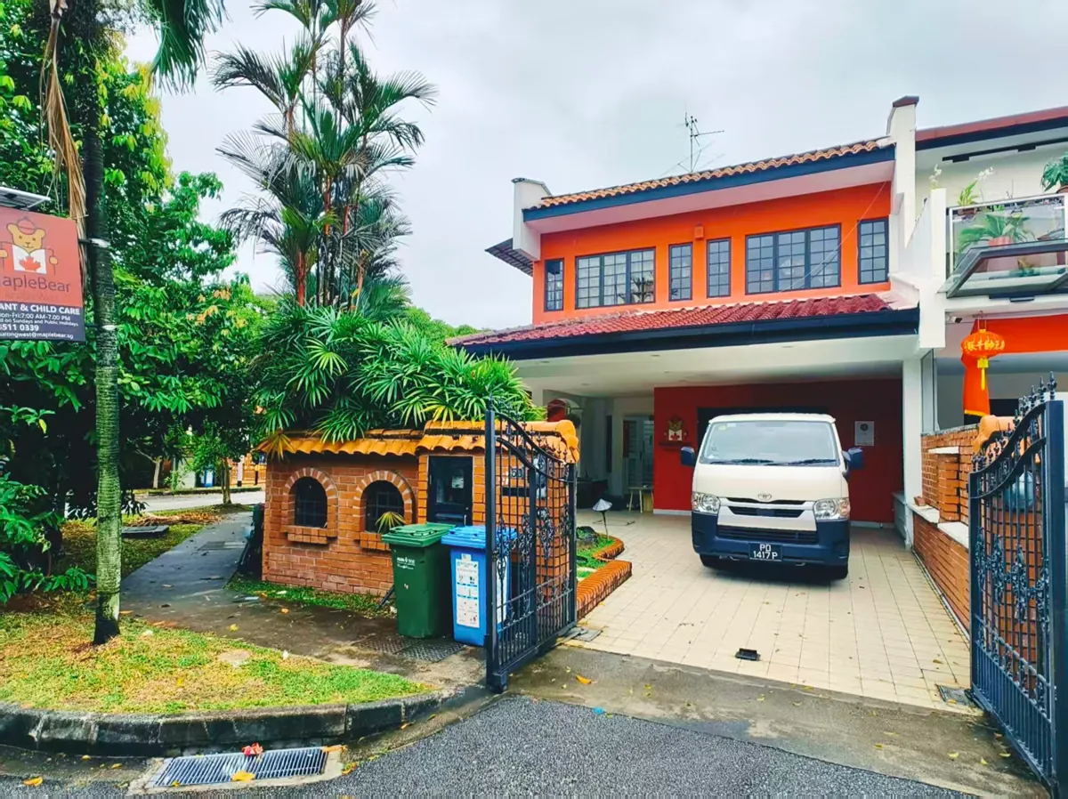 MapleBear Jurong West bilingual preschool campus exterior — a two-storey bungalow in Jurong West near NTU Singapore